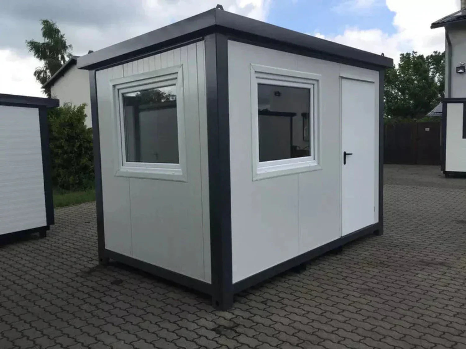 Bürocontainer. 3,50 × 2,20m