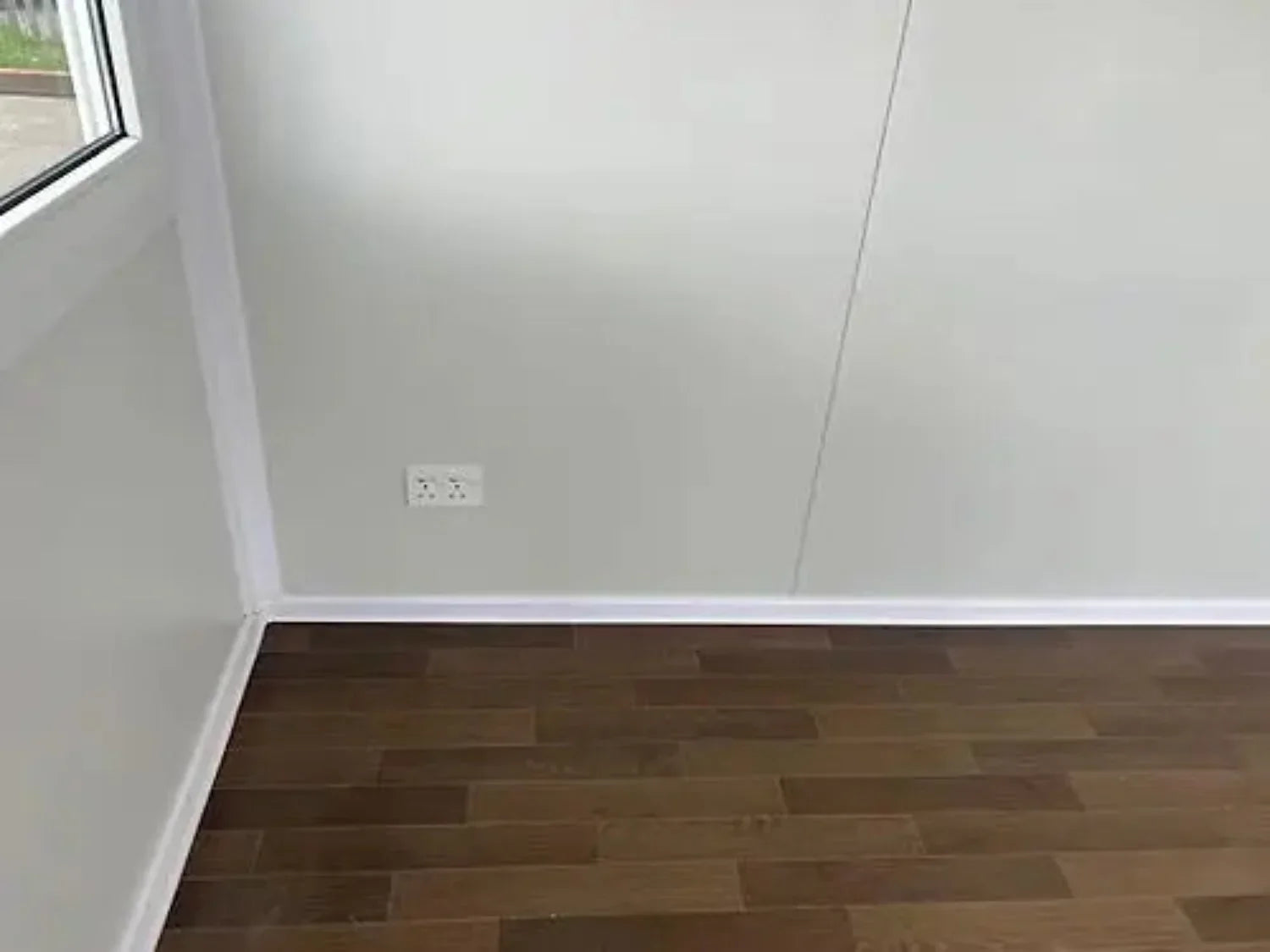 Bürocontainer mit Panoramafenstern (mobil & tragbar)