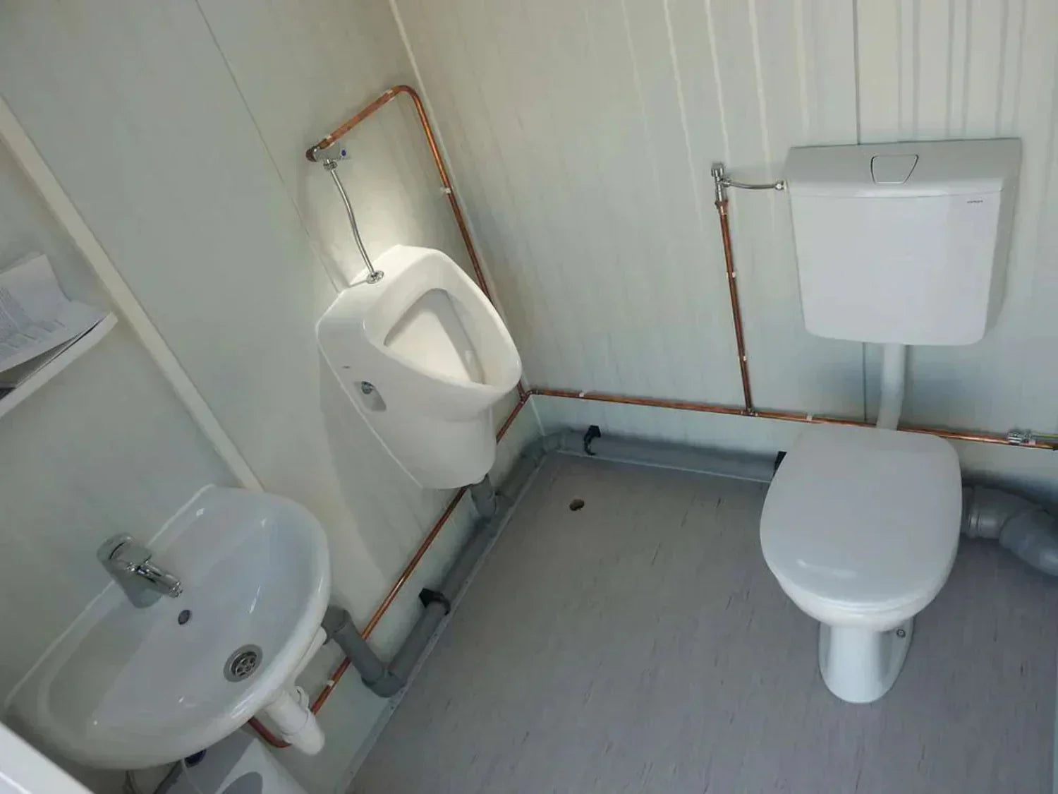 Mini Sanitärcontainer Toilette – kompakte WC-Kabine mit Waschbecken