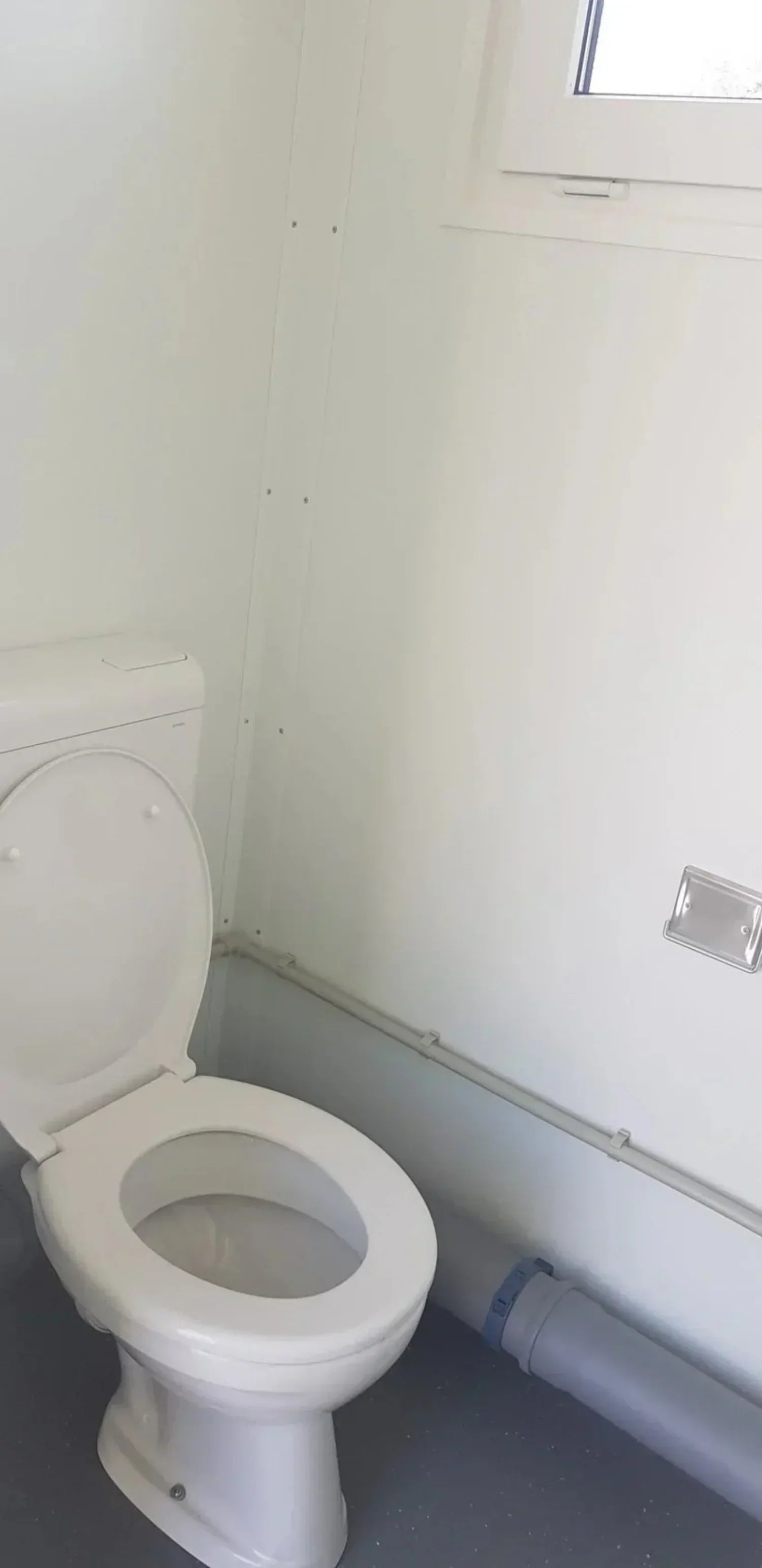 Modul 10′ Sanitärinstallationen (WC/Urinir/Dusche/Waschbecken) + Verkleidung