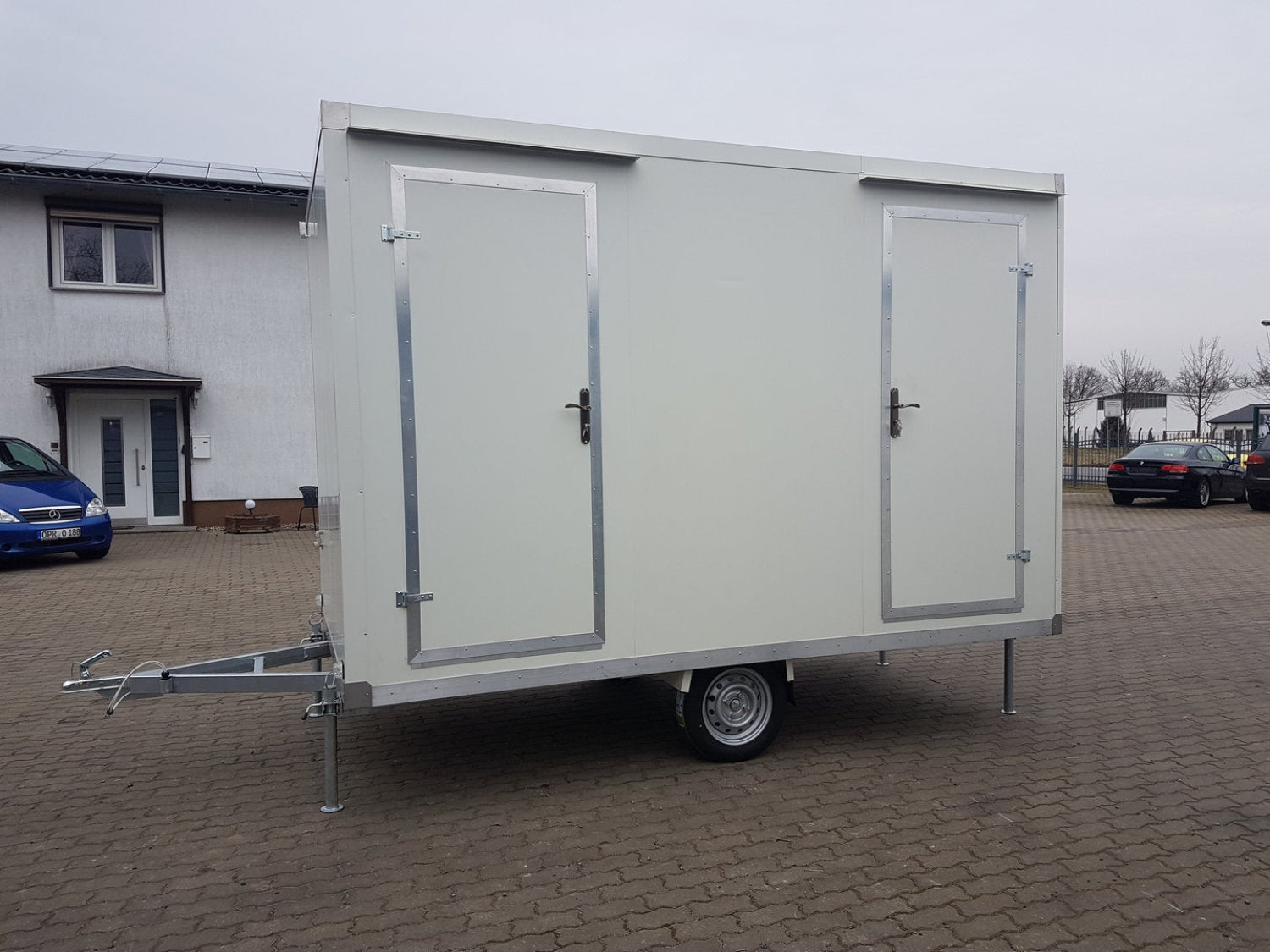 Toilettenwagen mit Doppel-WC 3,50x2M 750KG
