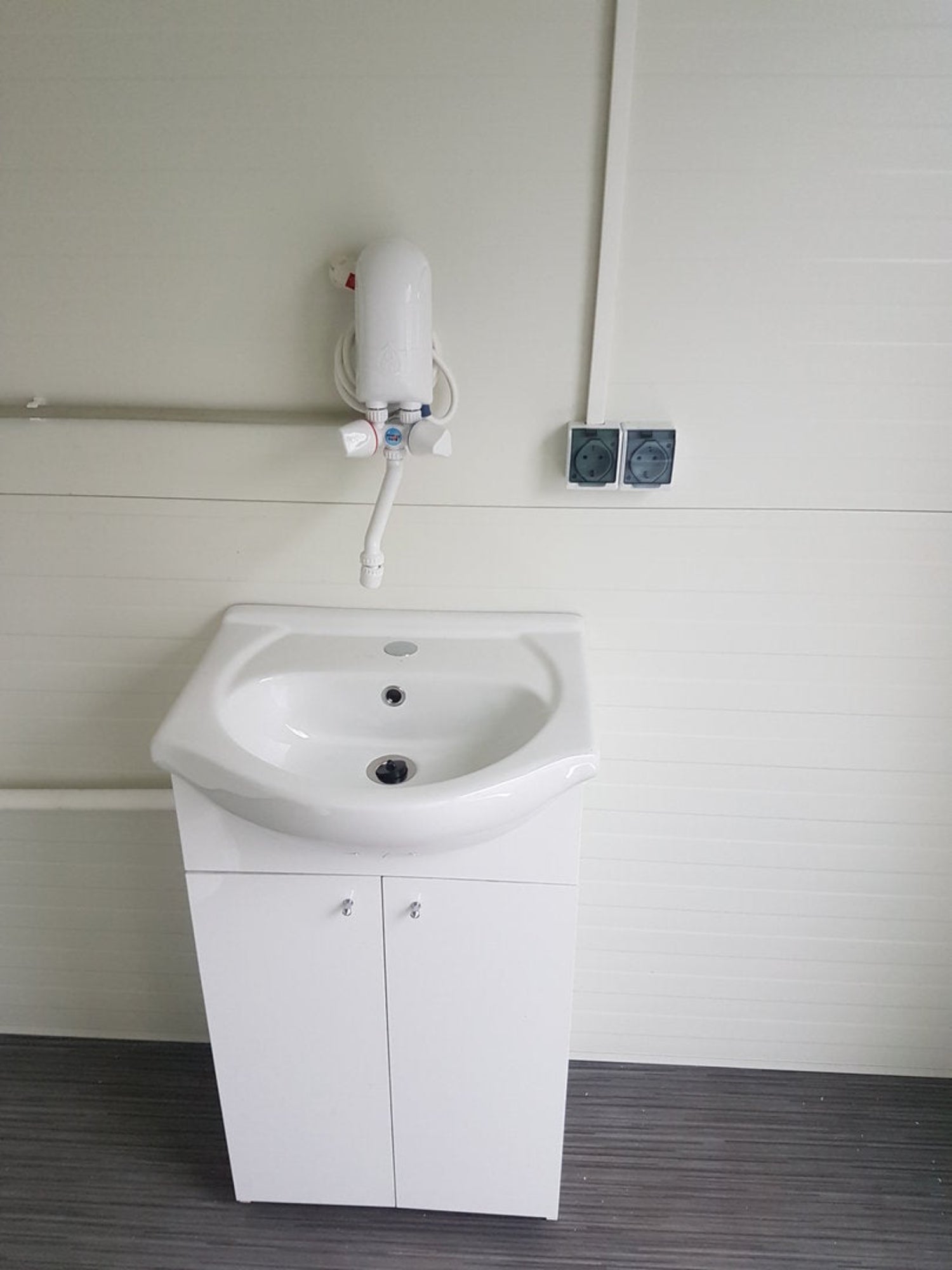 Toilettenwagen mit Doppel-WC 3,50x2M 750KG