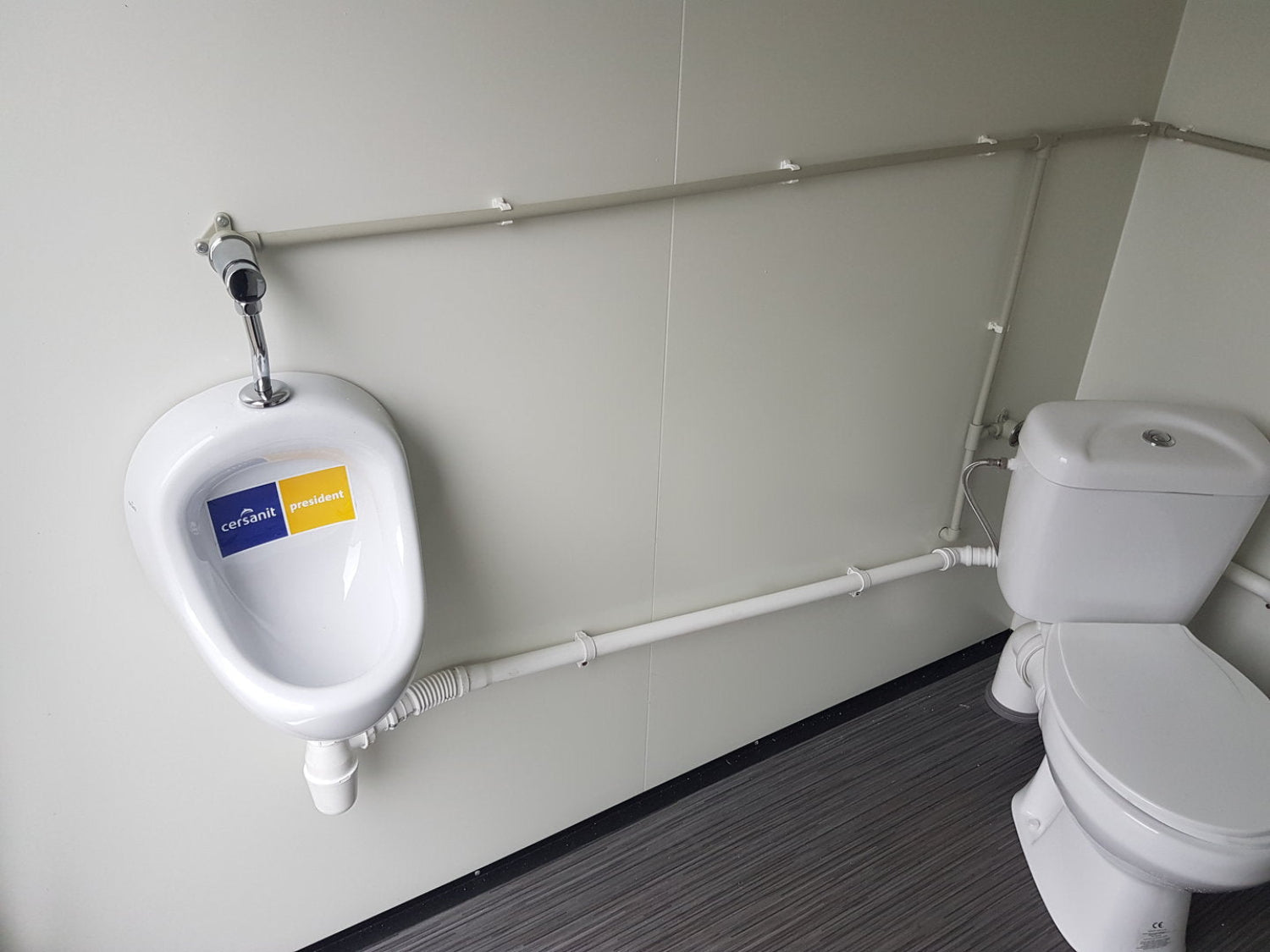 Toilettenwagen mit Doppel-WC 3,50x2M 750KG