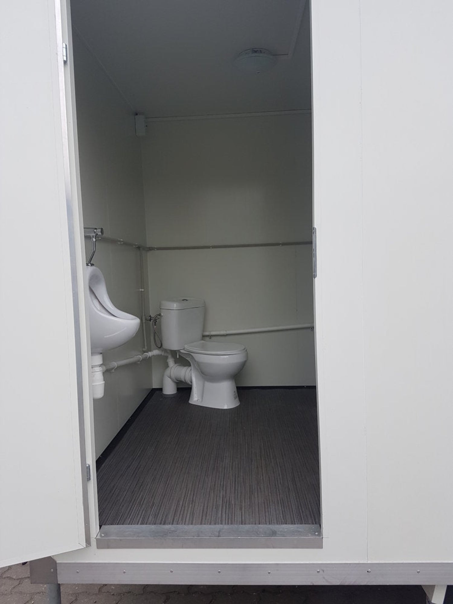 Toilettenwagen mit Doppel-WC 3,50x2M 750KG
