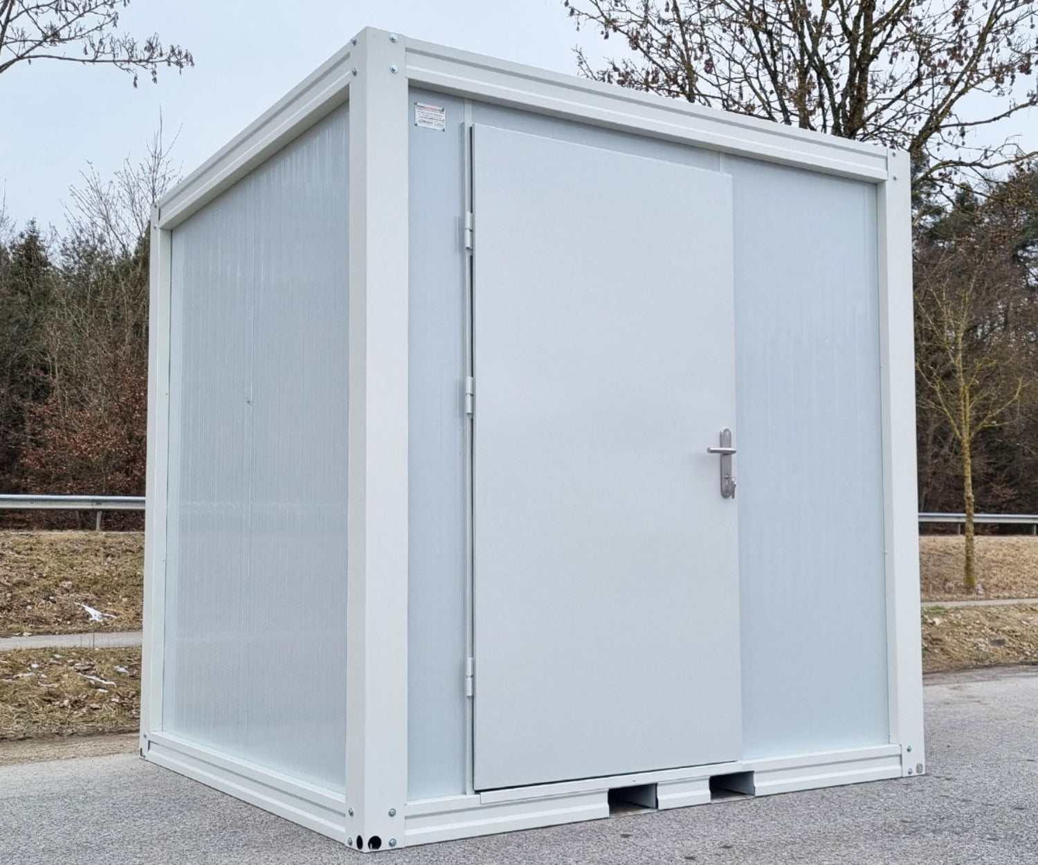 Behinderten Toilette - WC Container mit Rampe - barrierefrei