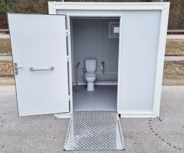 Behinderten Toilette - WC Container mit Rampe - barrierefrei