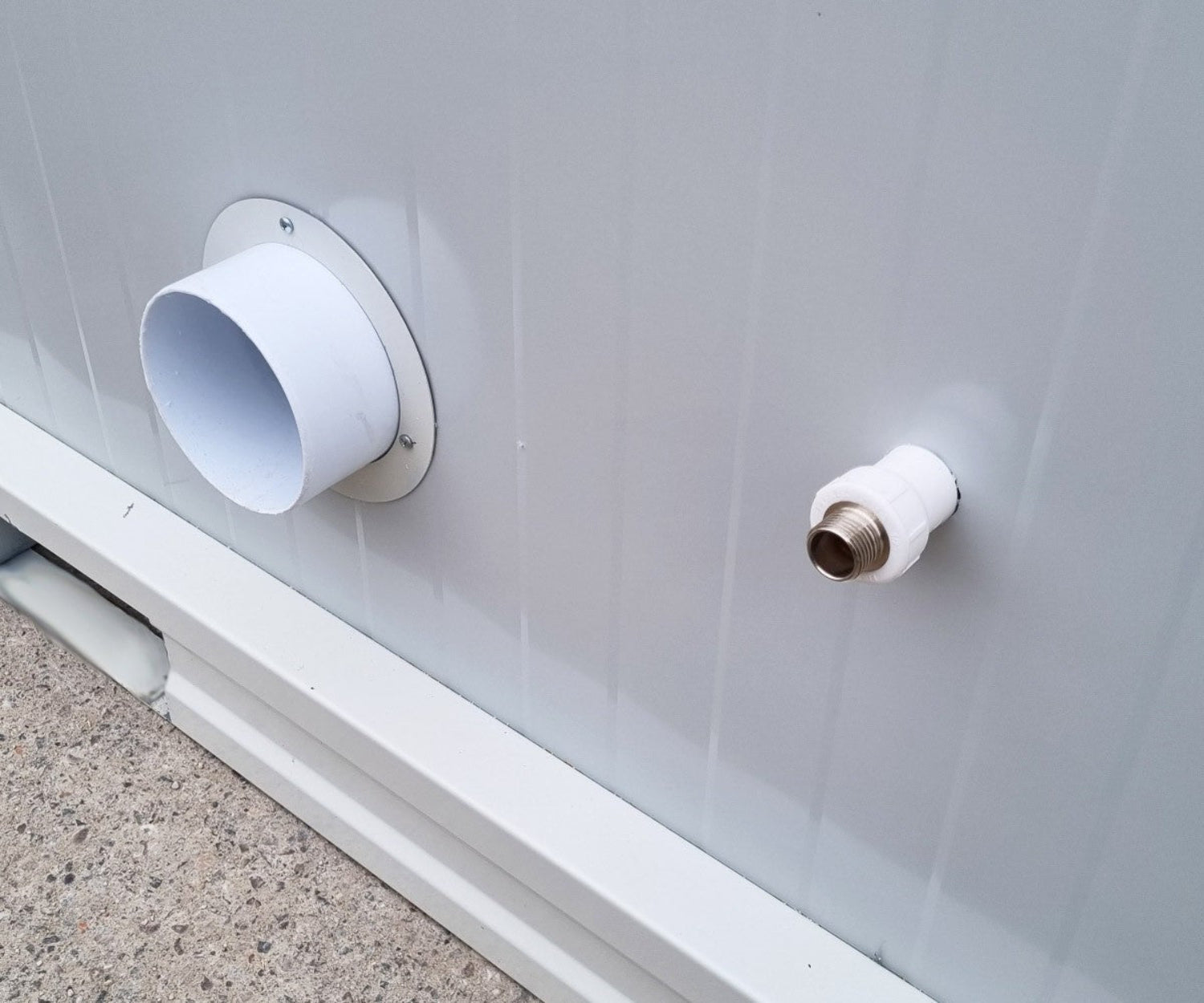 Behinderten Toilette - WC Container mit Rampe - barrierefrei