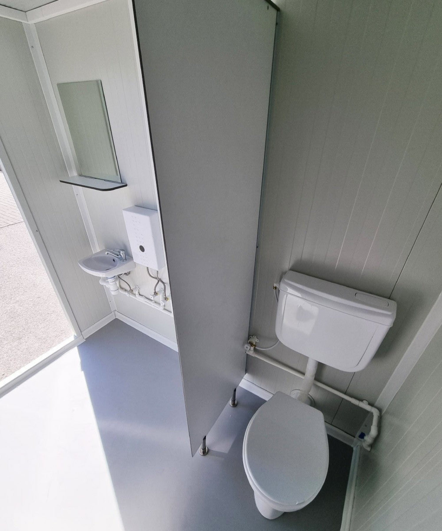 3 m PREMIUM Toilettencontainer – Doppelkabine für Damen und Herren