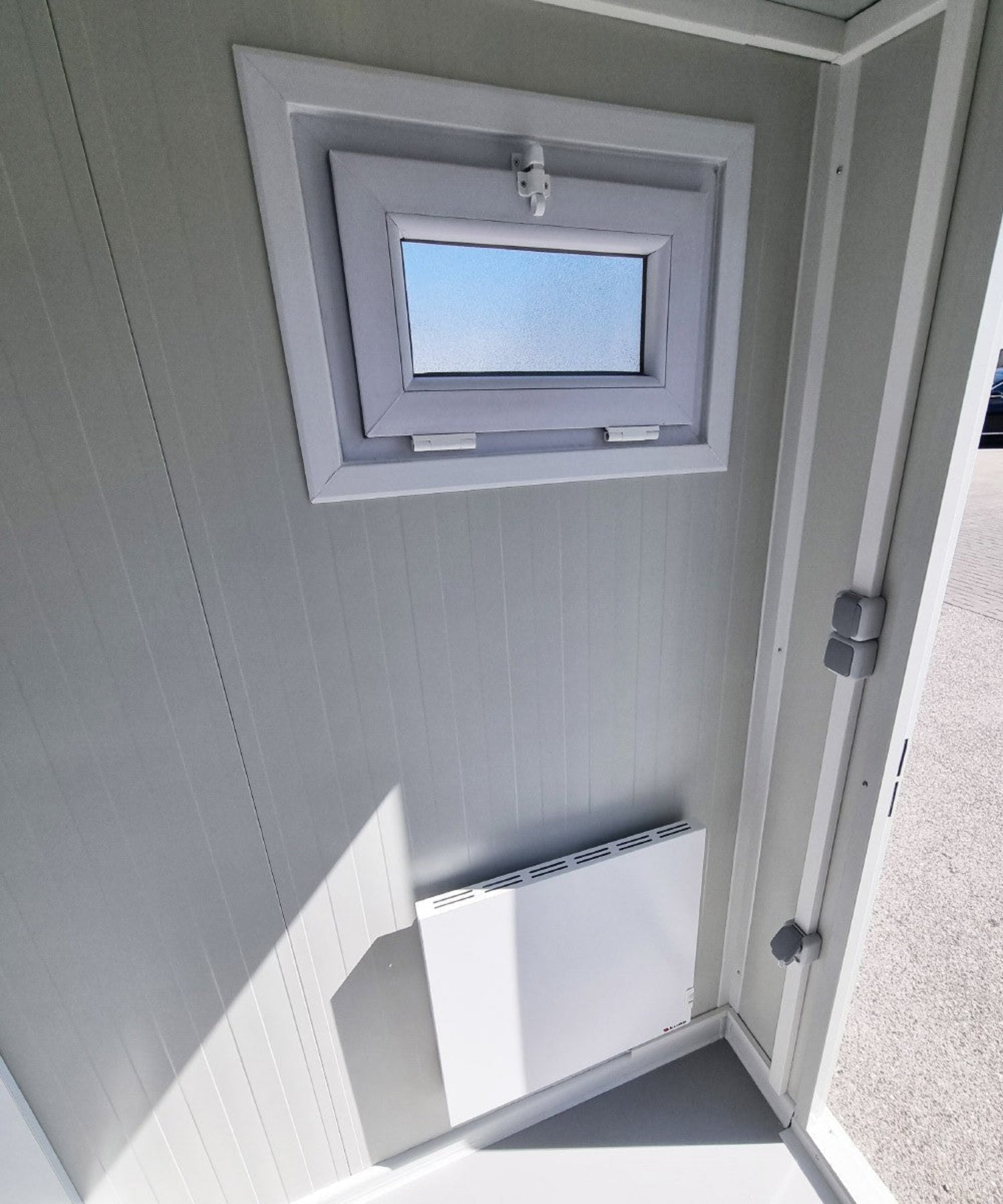 3 m PREMIUM Toilettencontainer – Doppelkabine für Damen und Herren