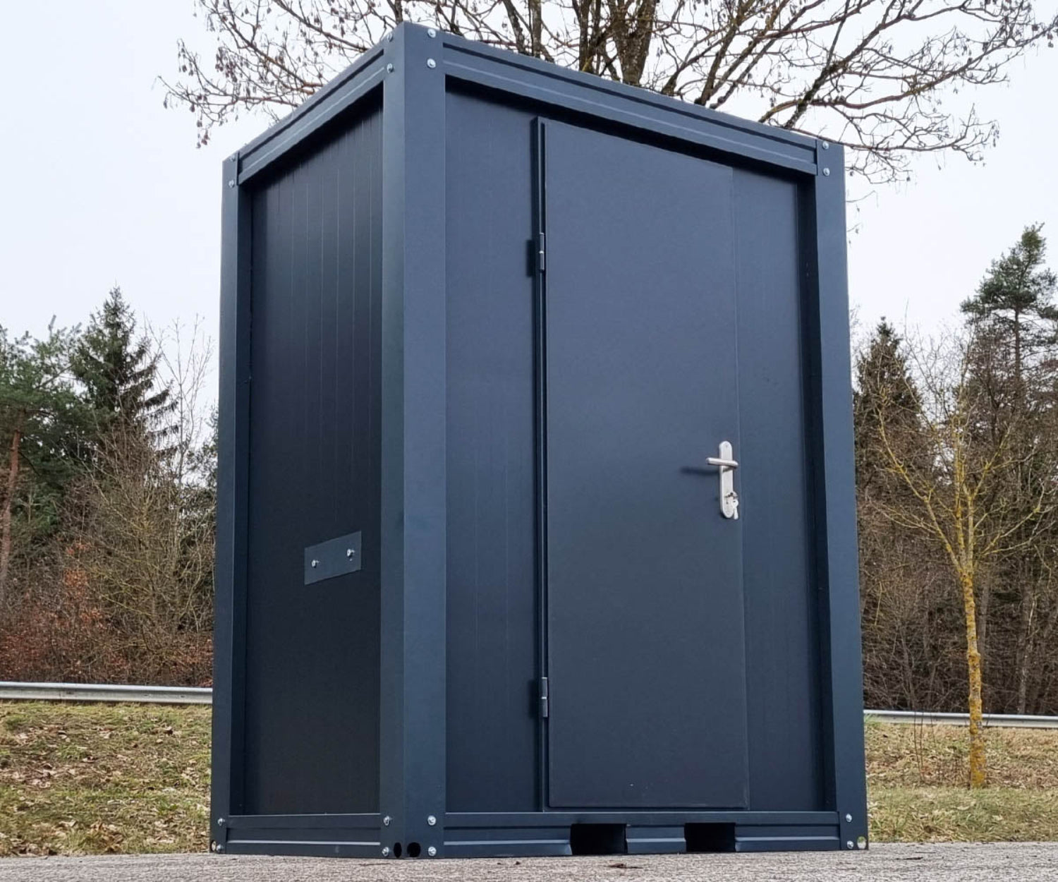 Sanitärcontainer - WC mit Waschbecken und Pissoir Anthrazit