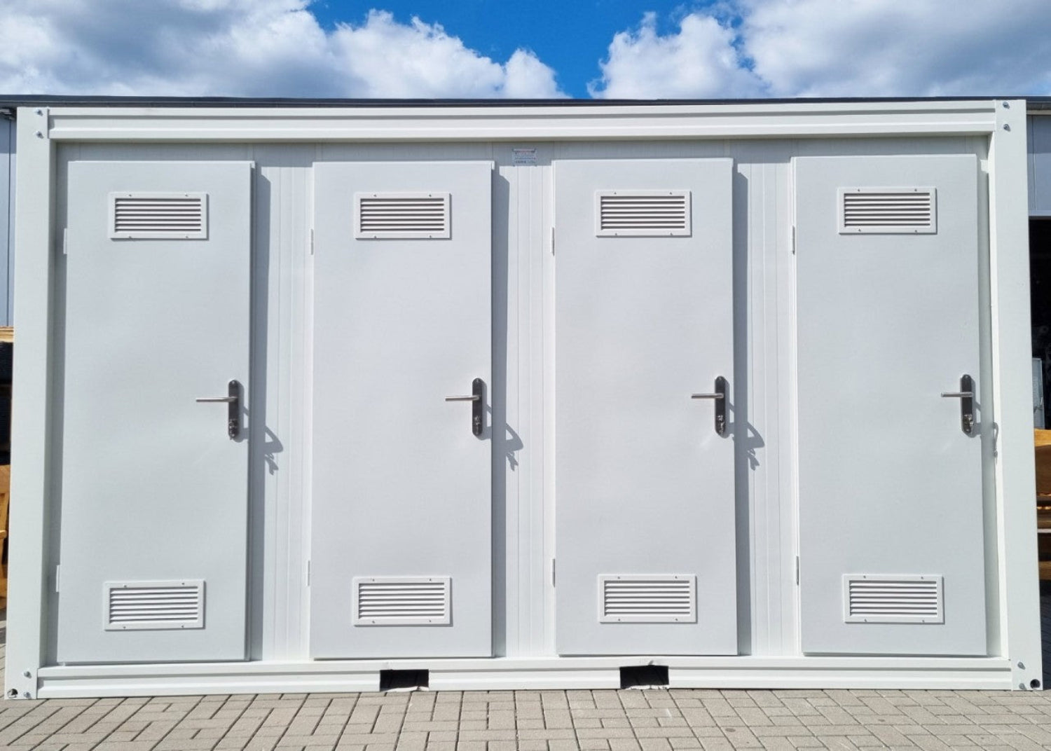 XXL Toilettencontainer mit 8 Kabinen für Veranstaltungen